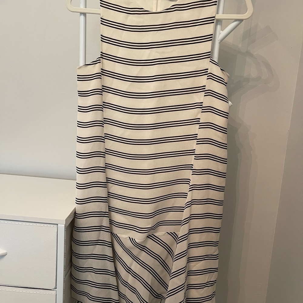 ALC White and Black Sheath Dress Sleeveless Crew Neck